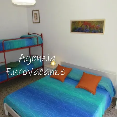 Ovest Апартаменти